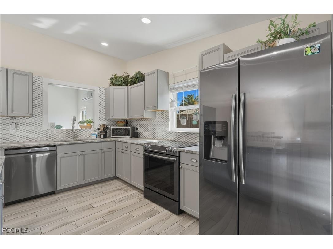 8635 Exeter Street Fort Myers FL 33907 2026009438 image15
