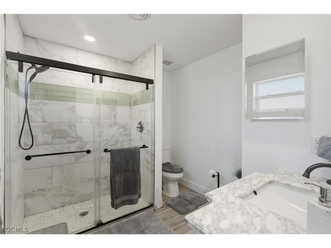 8635 Exeter Street Fort Myers FL 33907 2026009438 image20