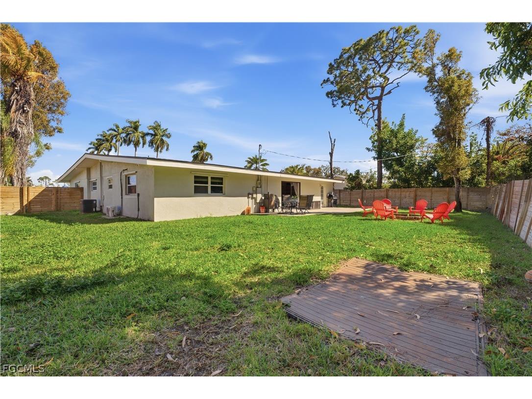 8635 Exeter Street Fort Myers FL 33907 2026009438 image34