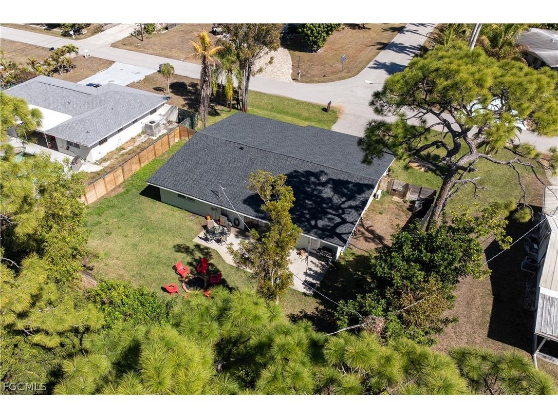 8635 Exeter Street Fort Myers FL 33907 2026009438 image38
