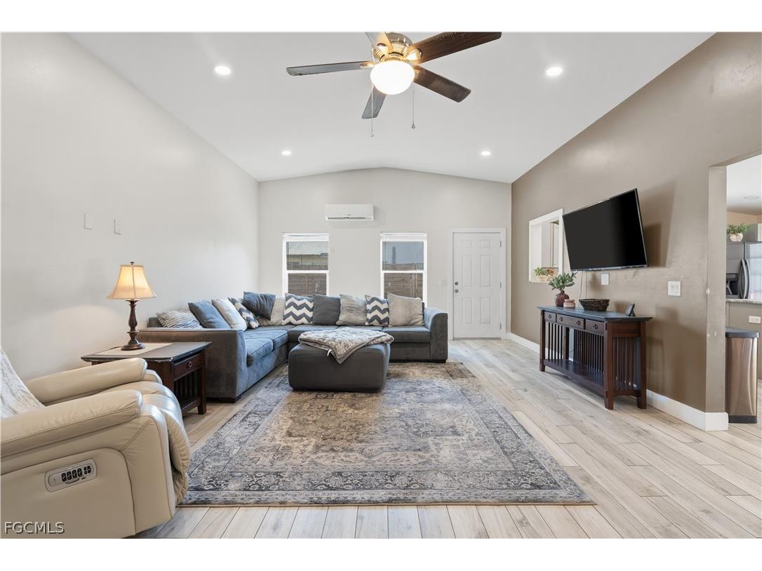8635 Exeter Street Fort Myers FL 33907 2026009438 image4