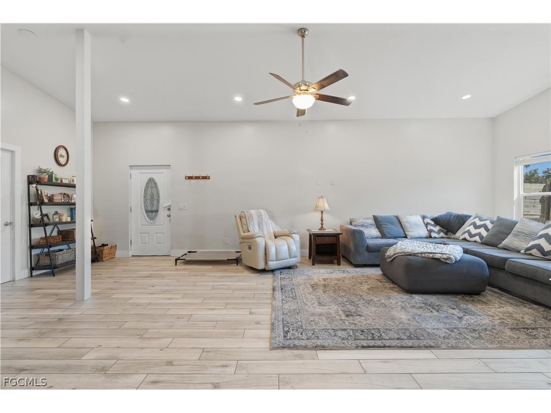 8635 Exeter Street Fort Myers FL 33907 2026009438 image5