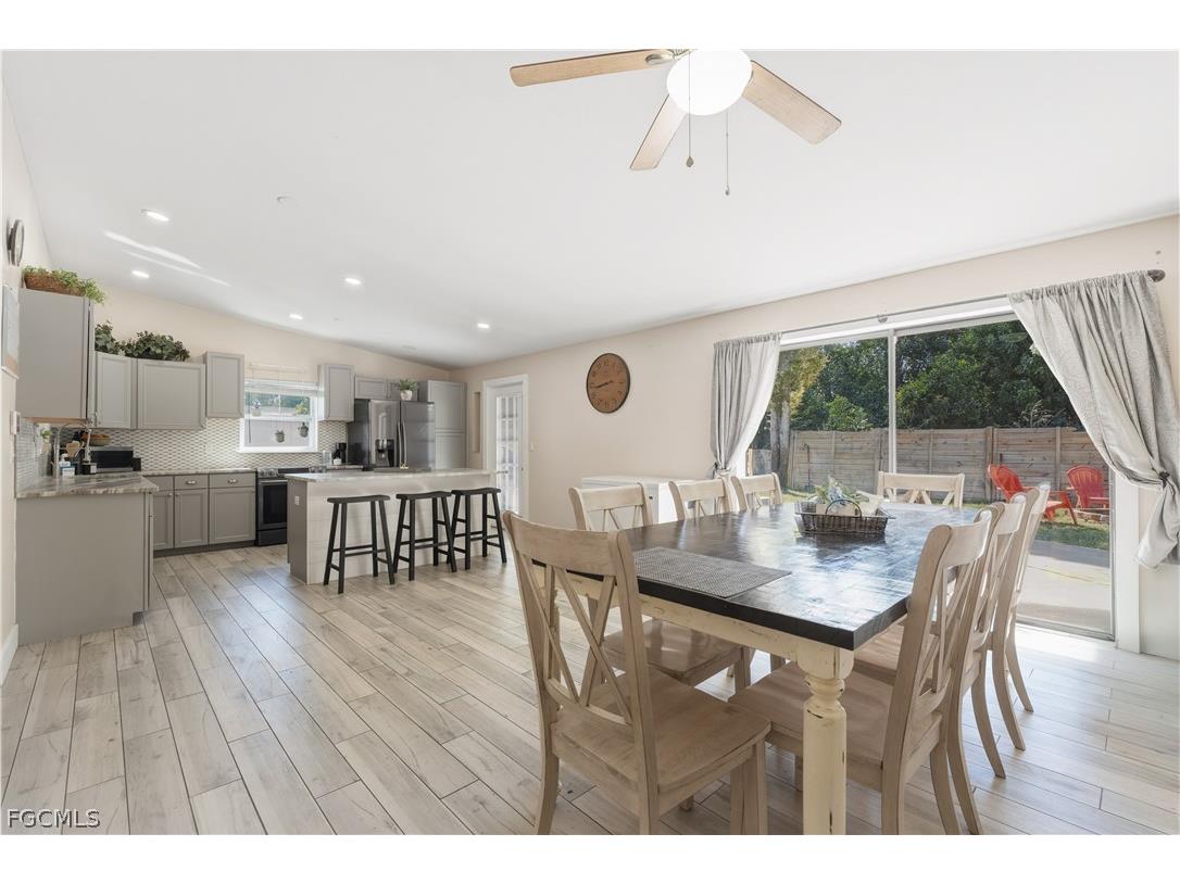 8635 Exeter Street Fort Myers FL 33907 2026009438 image8