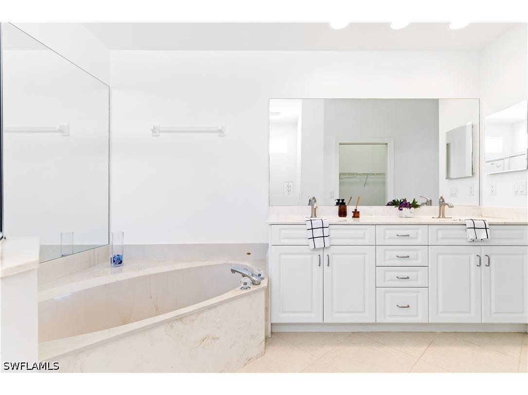 8635 Ibis Cove Circle Naples FL 34119 226018040 image13