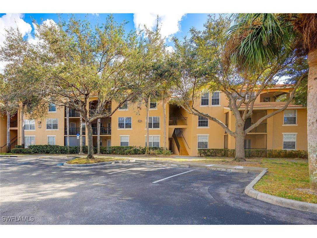 8635 River Homes Lane #2205 Bonita Springs FL 34135 224103753 image1