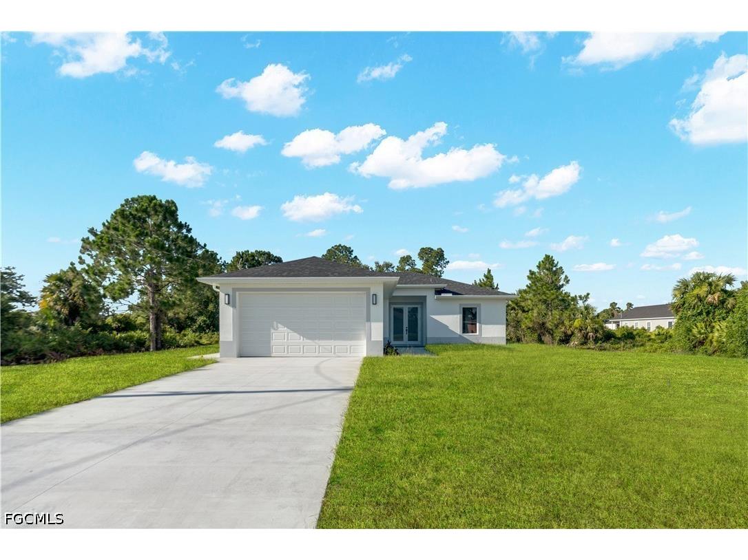 864 Chantilly Street E Lehigh Acres FL 33974 2026029255 image3