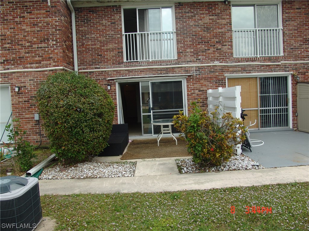 864 Courtington Lane #4 Fort Myers FL 33919 223094003 image1