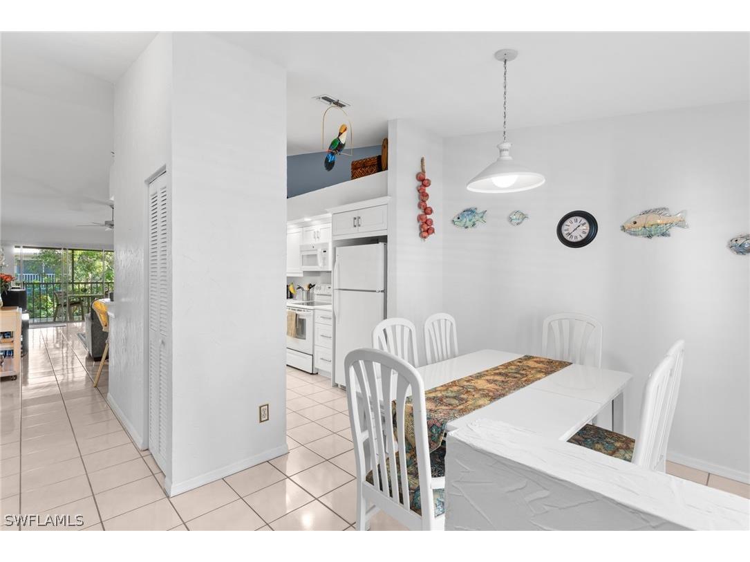 864 Gulf Pavilion Drive #202 Naples FL 34108 226005454 image2