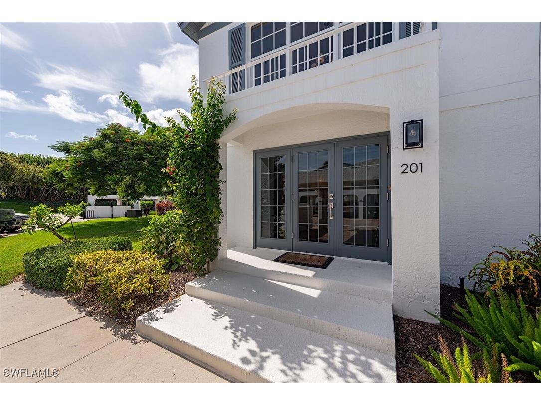 864 Tanbark Drive #201 Naples FL 34108 225068288 image1