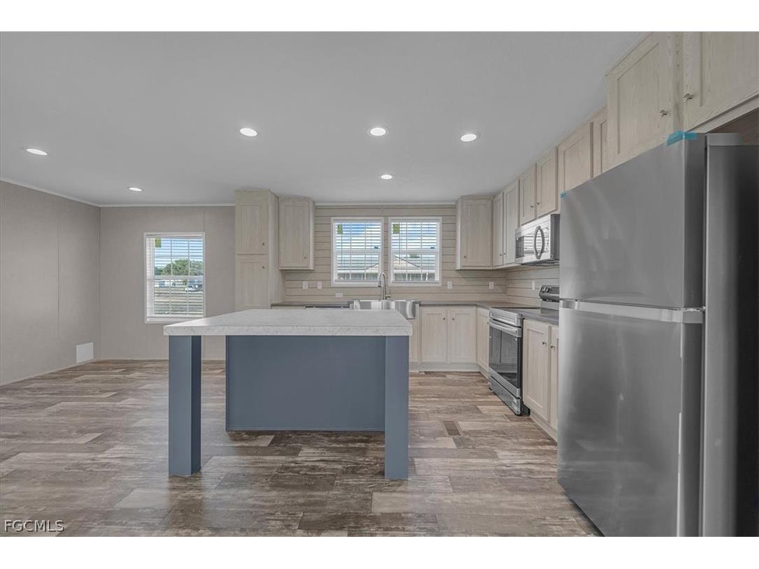 864 Yacht Club Way NW Moore Haven FL 33471 2026008587 image15