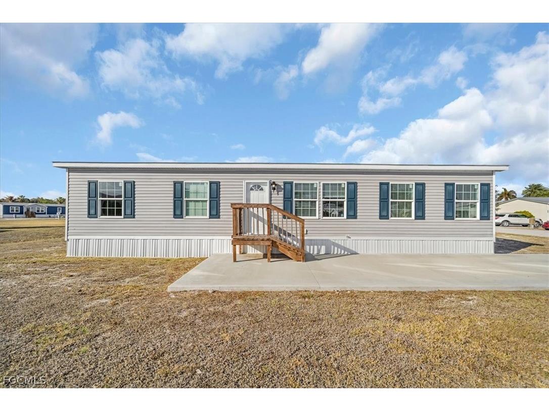 864 Yacht Club Way NW Moore Haven FL 33471 2026008587 image5