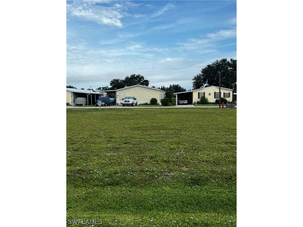 864 Yacht Club Way NW Moore Haven FL 33471 223075038 image1
