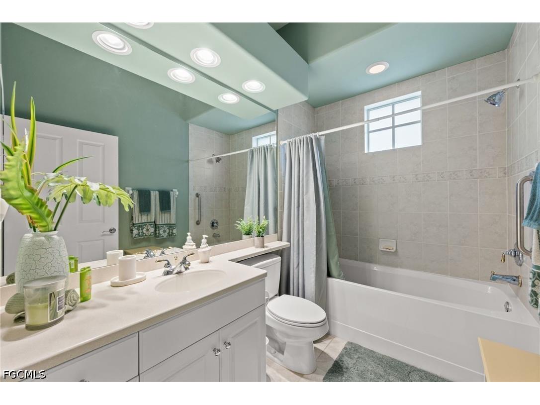 8641 Piazza Del Lago Circle #201 Estero FL 33928 2026028929 image6