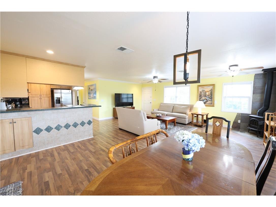 8642 Whispering Pines Drive Saint James City FL 33956 2025016327 image14