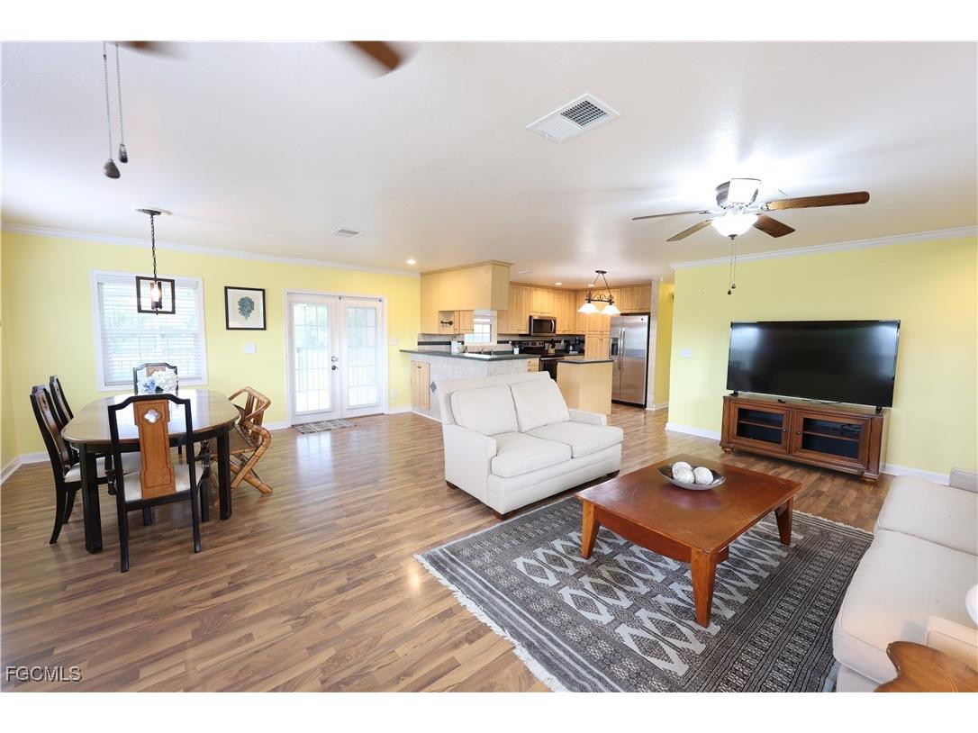 8642 Whispering Pines Drive Saint James City FL 33956 2025016327 image15