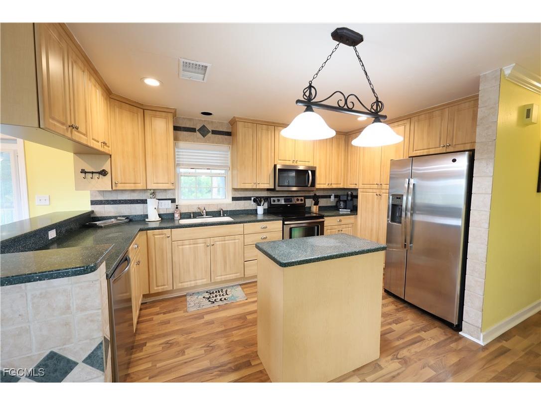 8642 Whispering Pines Drive Saint James City FL 33956 2025016327 image17