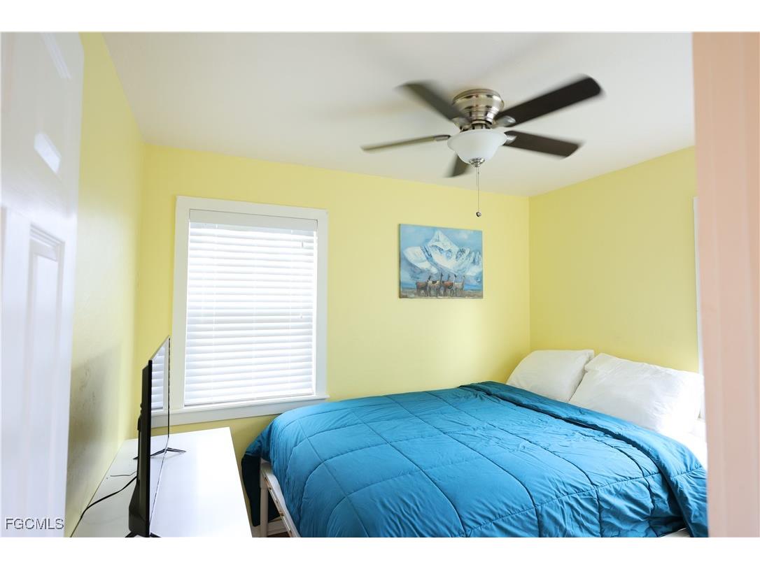 8642 Whispering Pines Drive Saint James City FL 33956 2025016327 image21