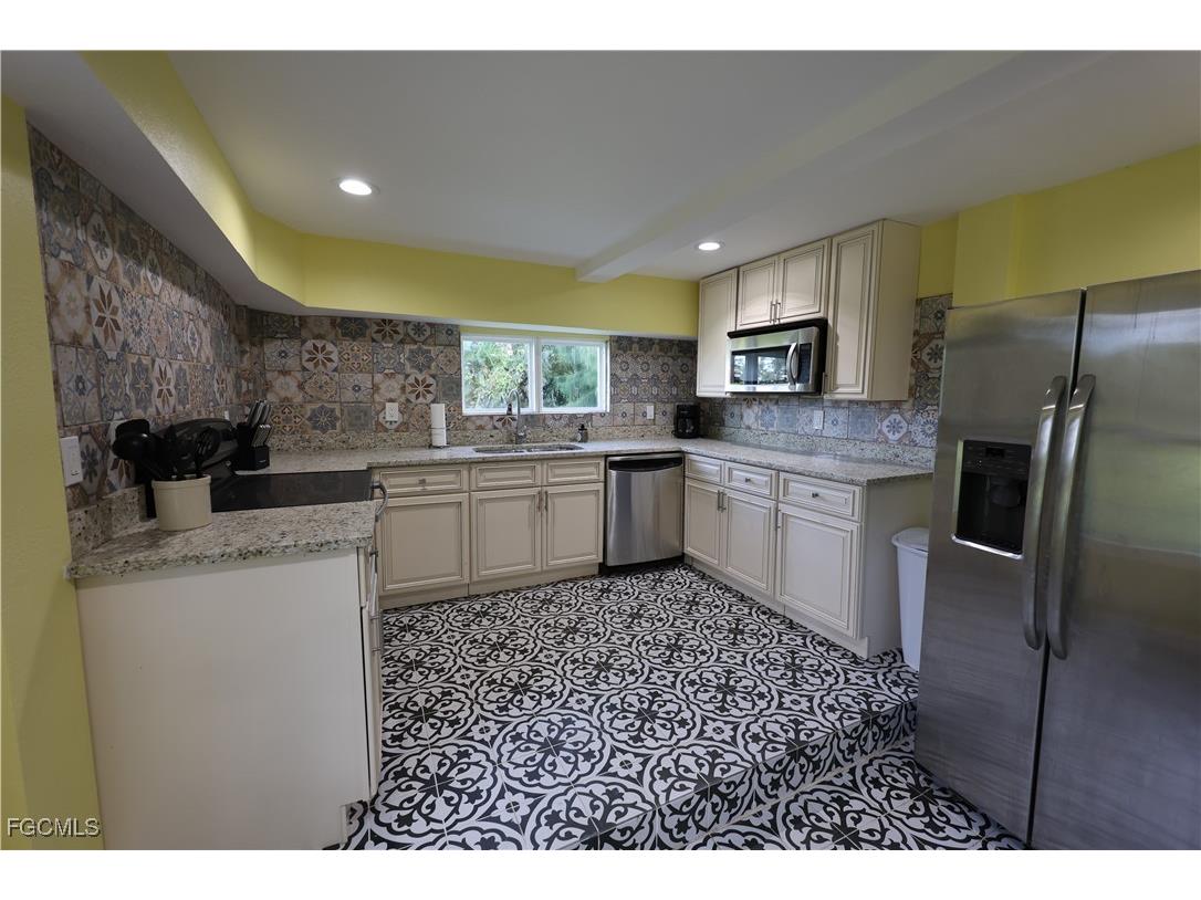 8642 Whispering Pines Drive Saint James City FL 33956 2025016327 image29