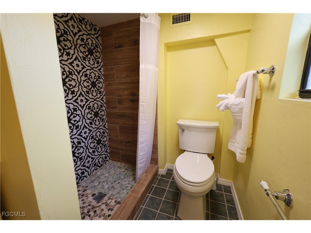 8642 Whispering Pines Drive Saint James City FL 33956 2025016327 image31