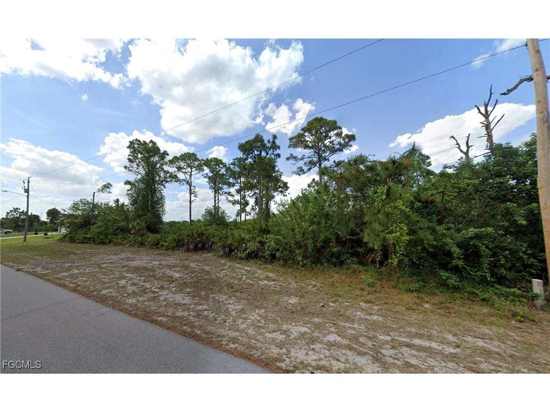 865 Gulf Lane Lehigh Acres FL 33974 2025002499 image2