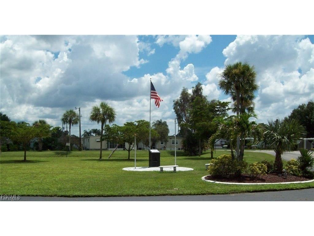 865 Moonlight Drive North Fort Myers FL 33917 2025011733 image21