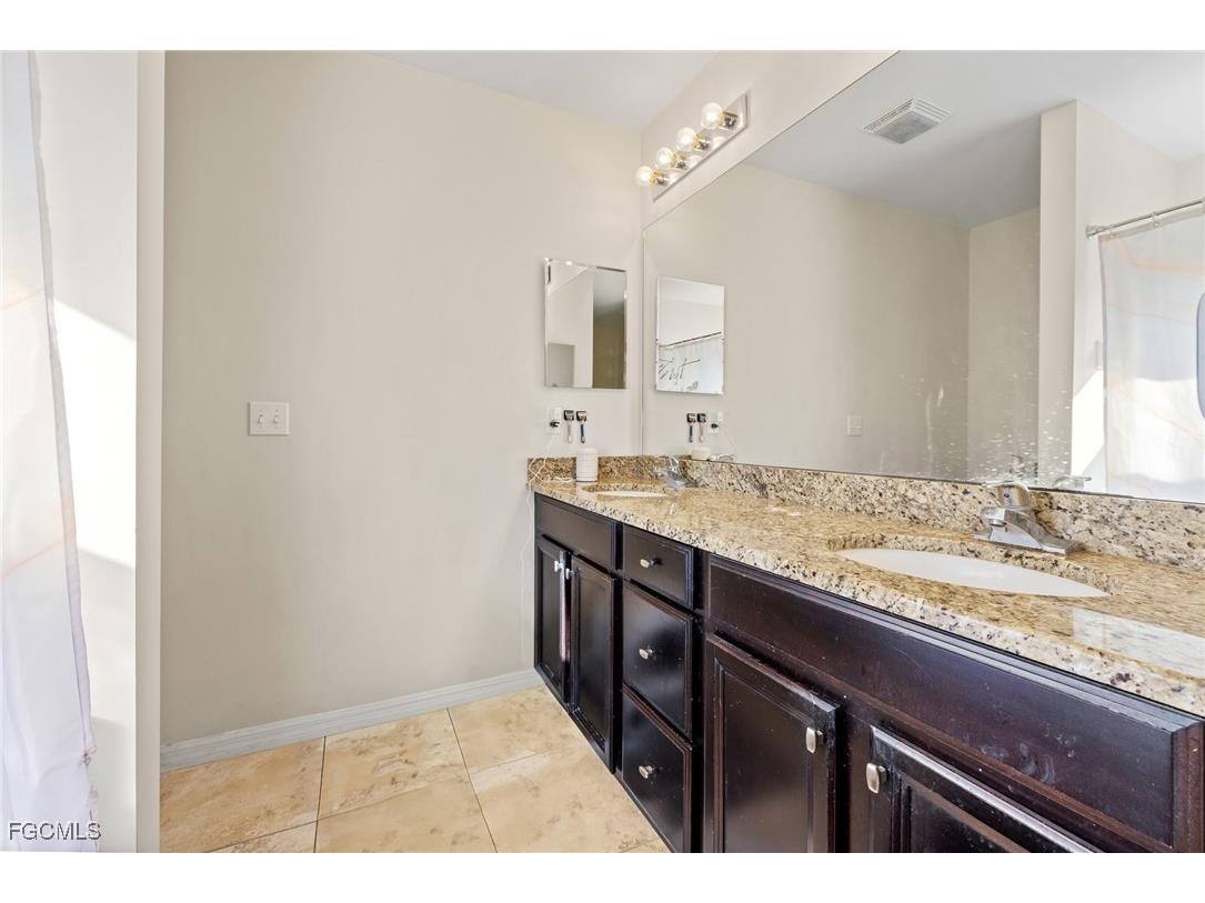 8657 Sumner Avenue Fort Myers FL 33908 2025015355 image17