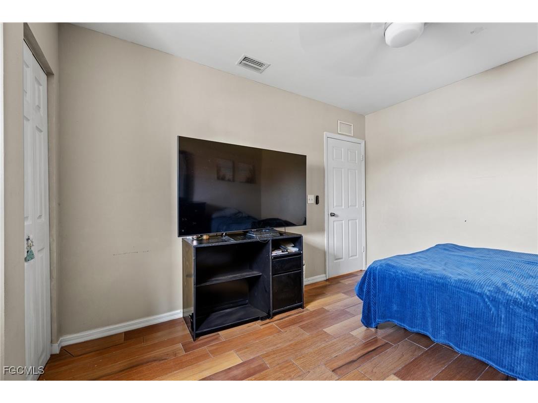 8657 Sumner Avenue Fort Myers FL 33908 2025015355 image19