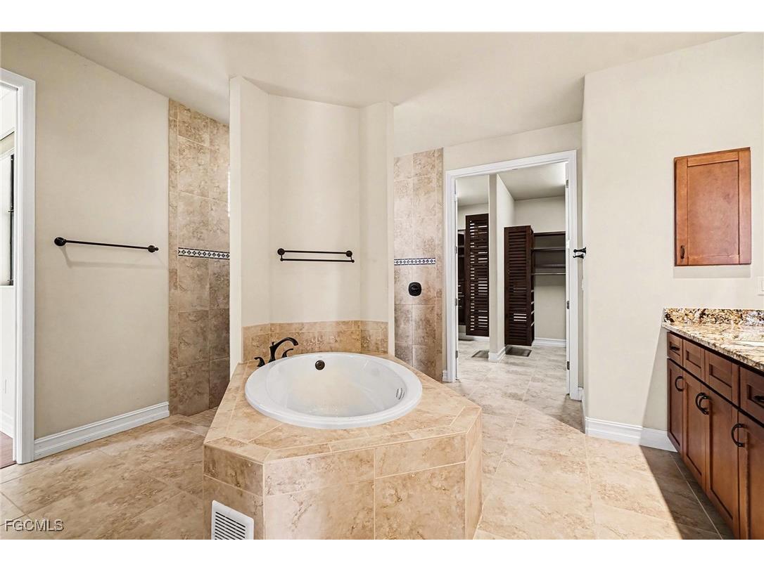 866 Cal Cove Drive Fort Myers FL 33919 2026000996 image35