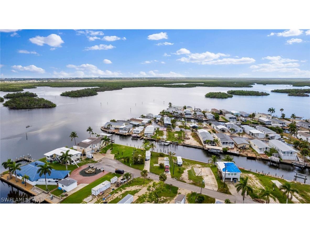 866 Oak Street Fort Myers Beach FL 33931 226010069 image3