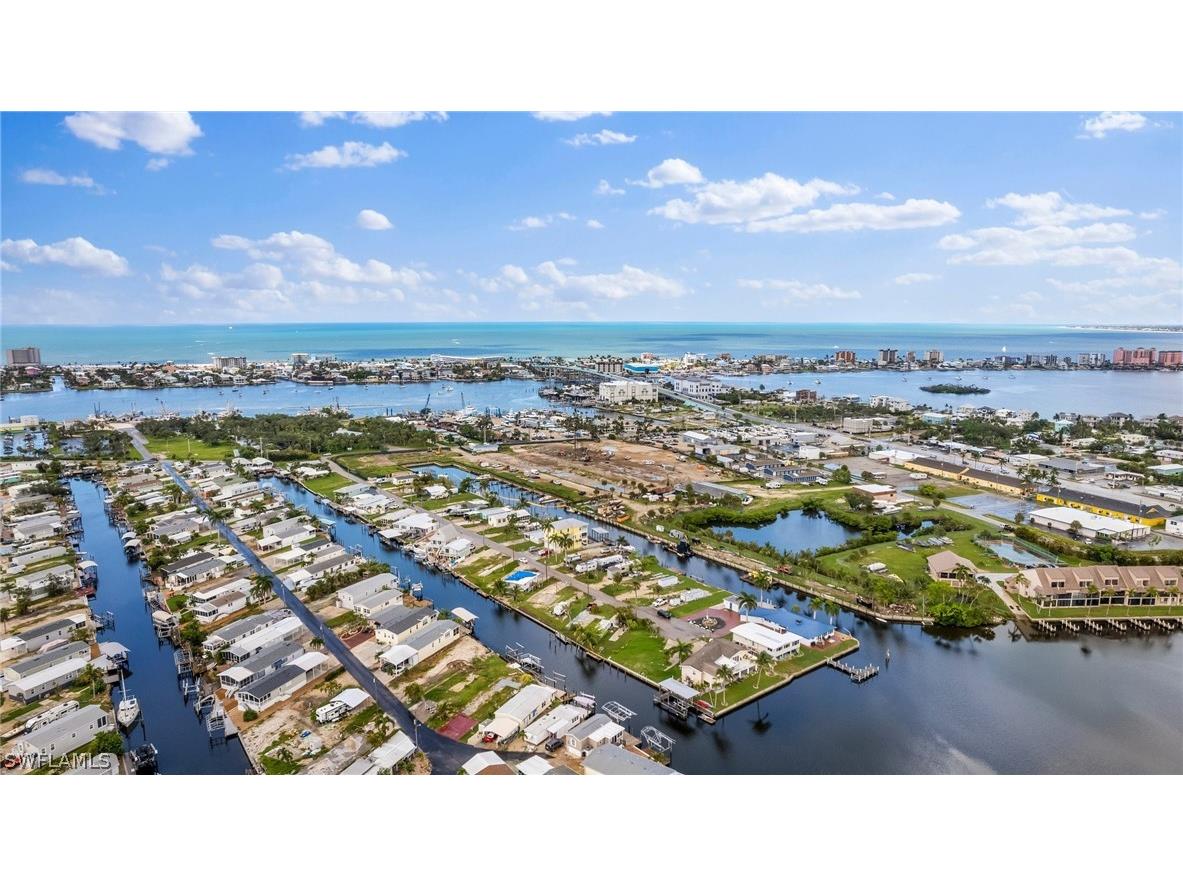 866 Oak Street Fort Myers Beach FL 33931 226010069 image9