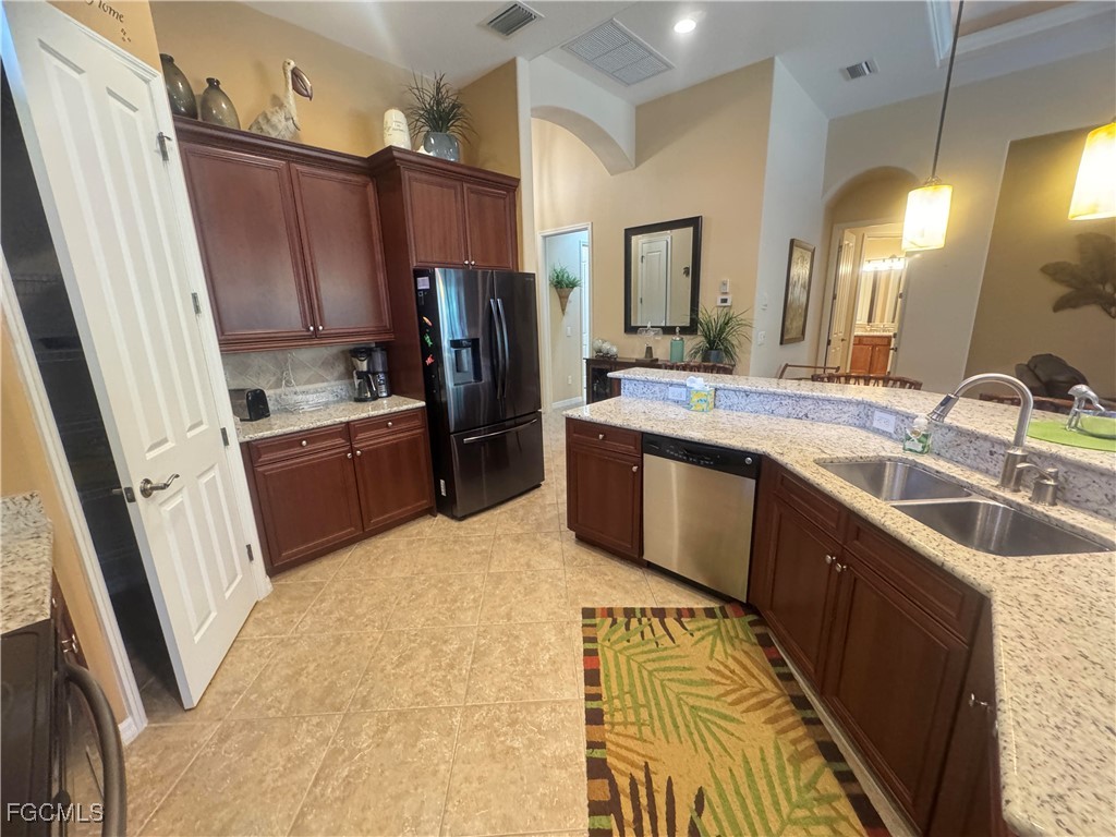 8661 Mercado Court Fort Myers FL 33912 2025007101 image10