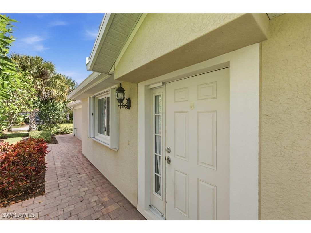 8664 Genova Court Naples FL 34114 226010147 image2