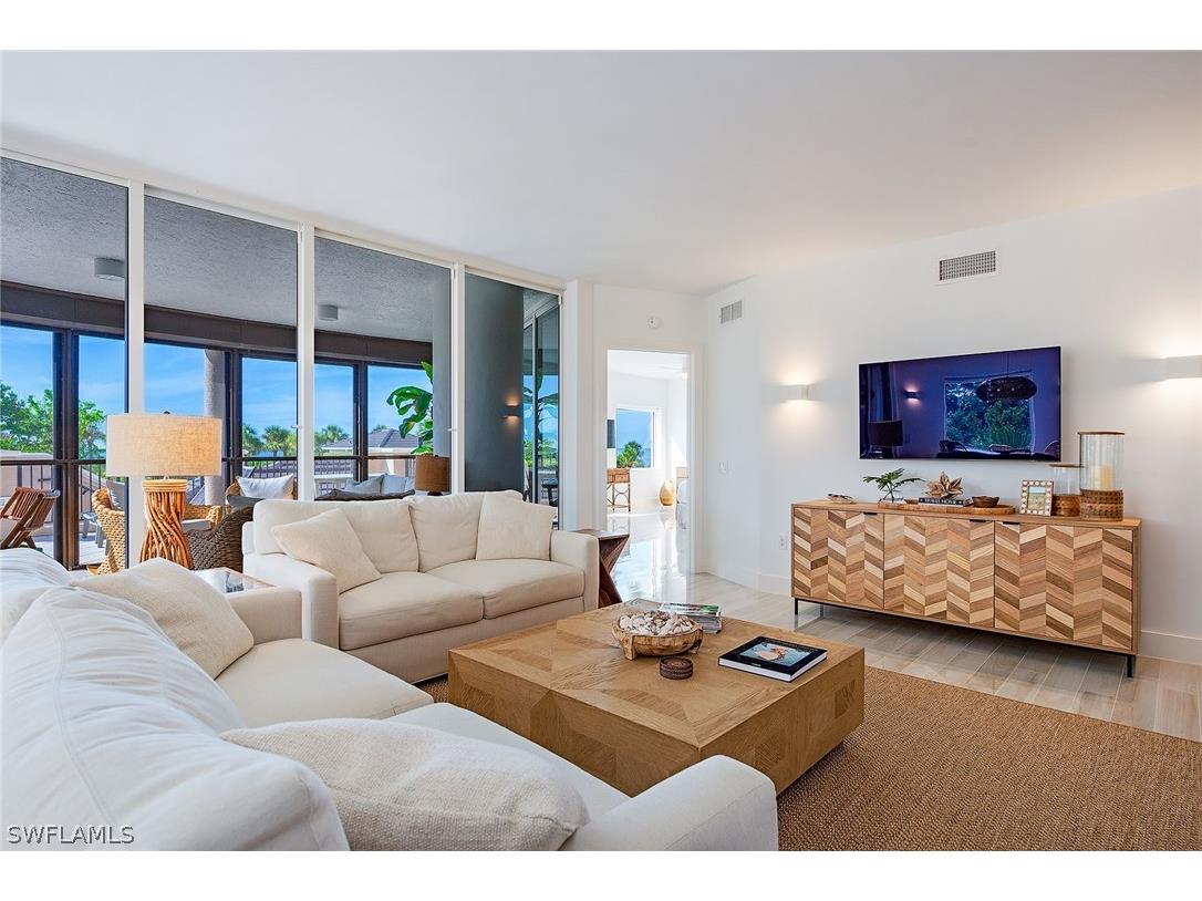 8665 Bay Colony Drive #201 Naples FL 34108 226000203 image3