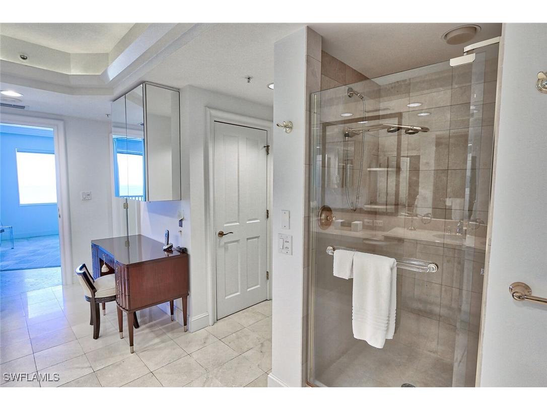 8665 Bay Colony Drive #901 Naples FL 34108 226004537 image18