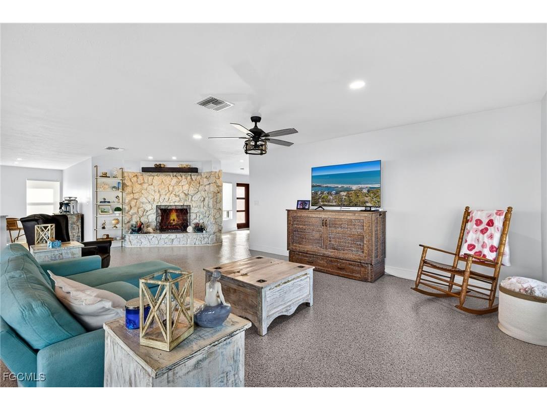 867 Oak Street Fort Myers Beach FL 33931 2026004899 image10