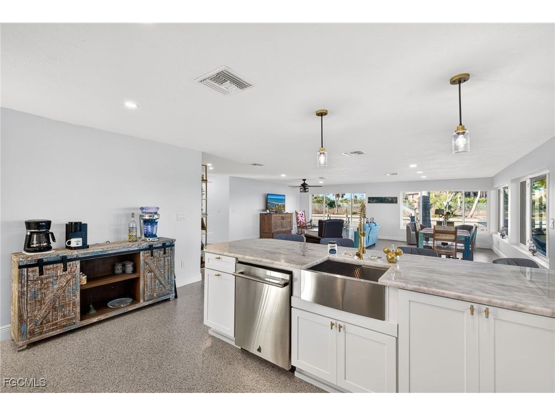 867 Oak Street Fort Myers Beach FL 33931 2026004899 image21