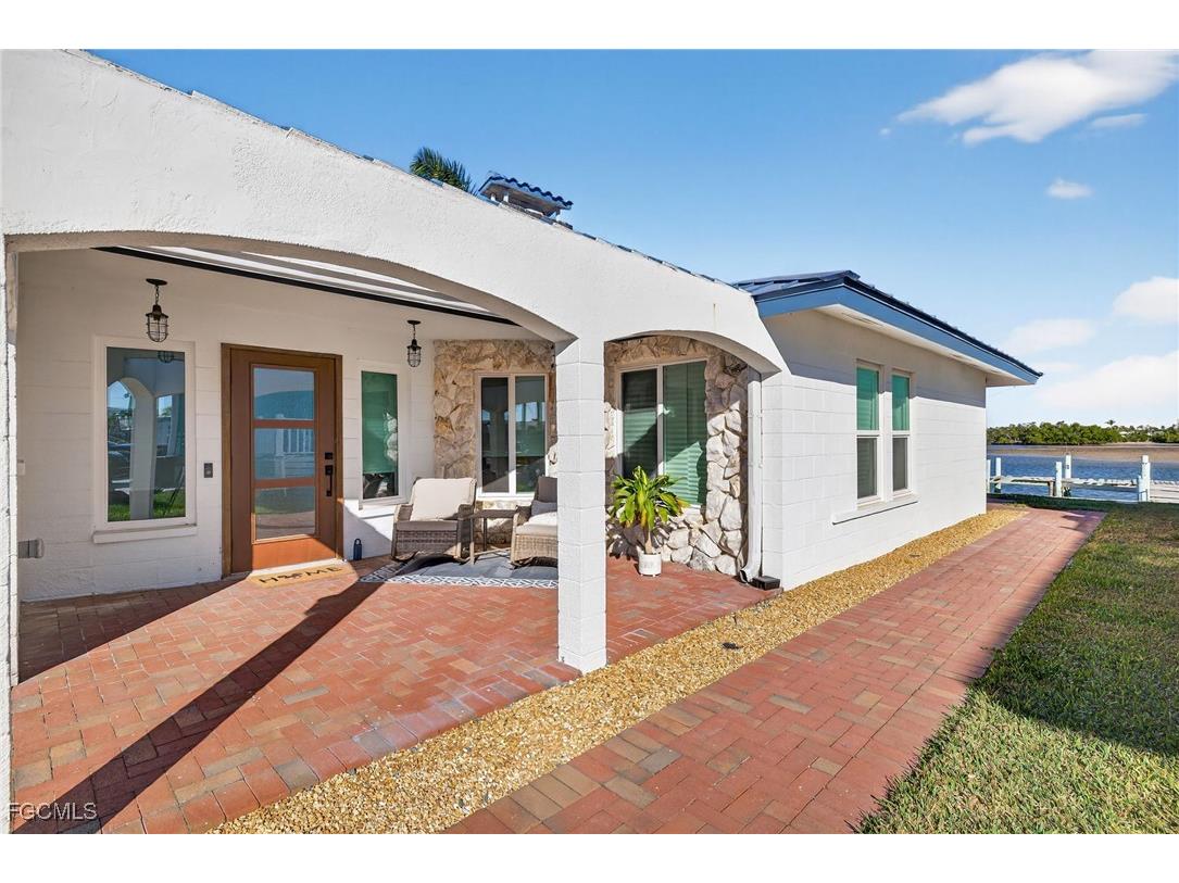 867 Oak Street Fort Myers Beach FL 33931 2026004899 image5