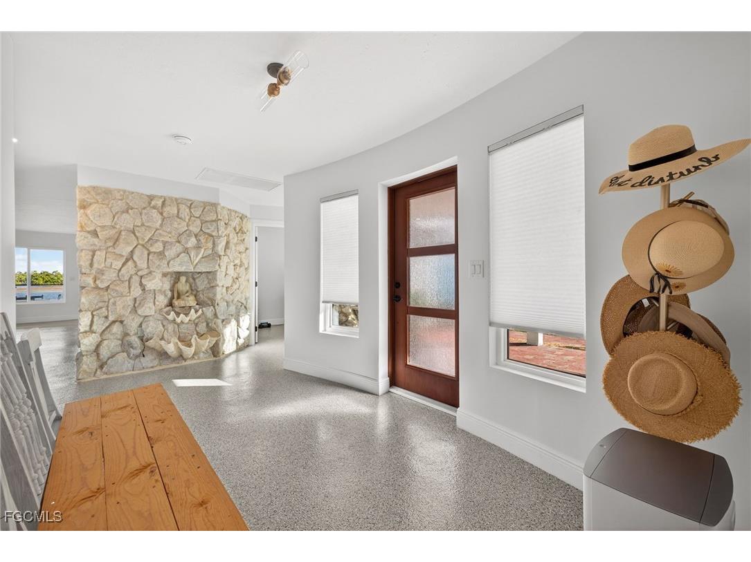 867 Oak Street Fort Myers Beach FL 33931 2026004899 image6