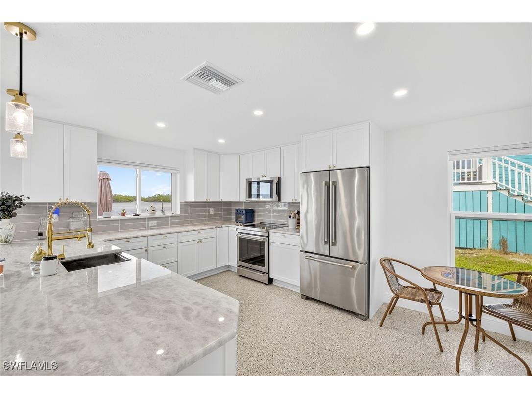 867 Oak Street Fort Myers Beach FL 33931 225059366 image12