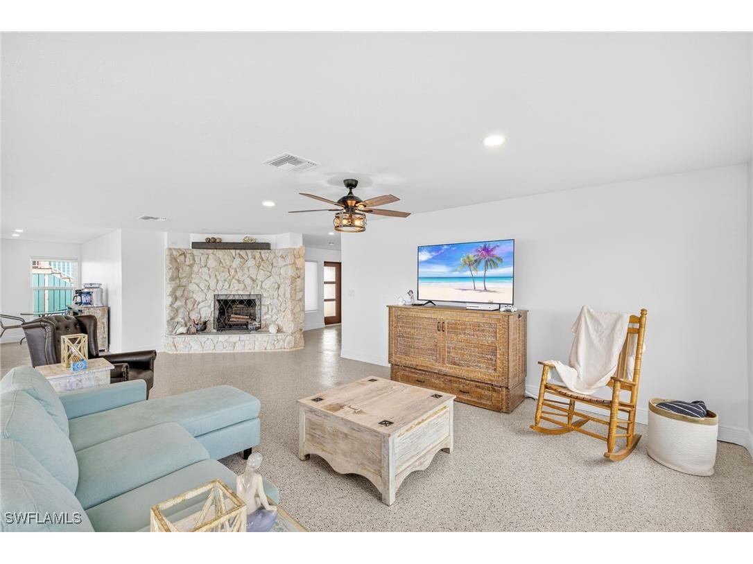 867 Oak Street Fort Myers Beach FL 33931 225059366 image9