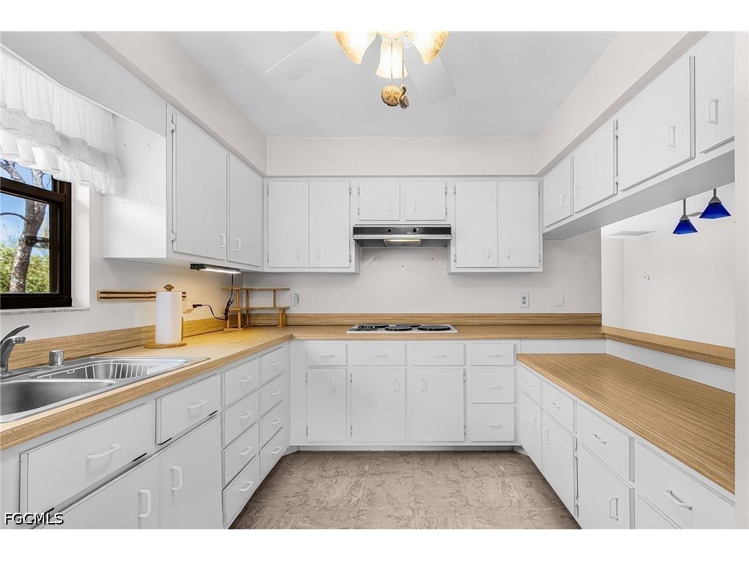 8677 Whispering Pines Drive Saint James City FL 33956 2026014958 image10