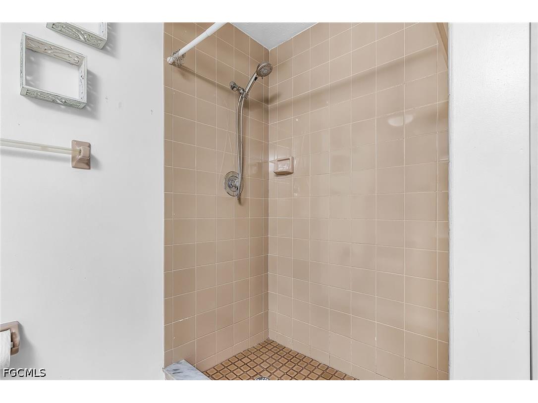 8677 Whispering Pines Drive Saint James City FL 33956 2026014958 image15