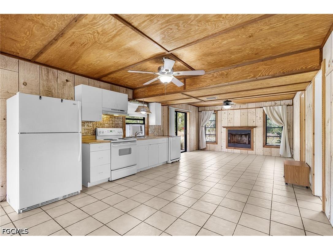 8677 Whispering Pines Drive Saint James City FL 33956 2026014958 image32