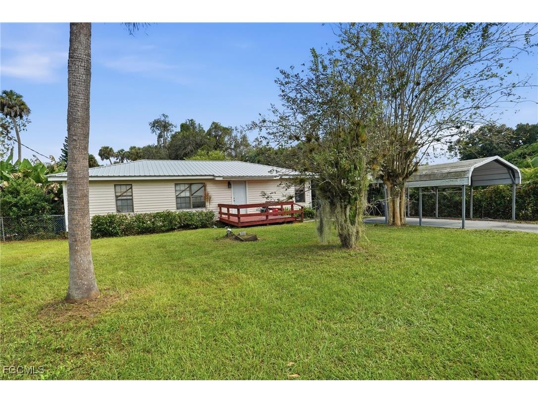 868 Avalon Avenue Labelle FL 33935 2025017479 image1