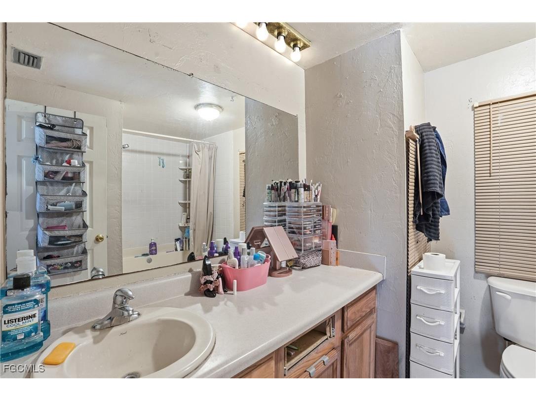 868 Avalon Avenue Labelle FL 33935 2025017479 image16