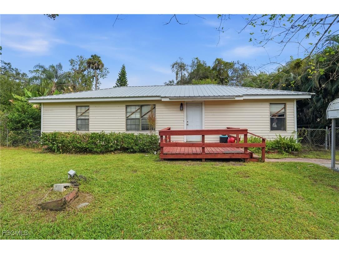 868 Avalon Avenue Labelle FL 33935 2025017479 image2