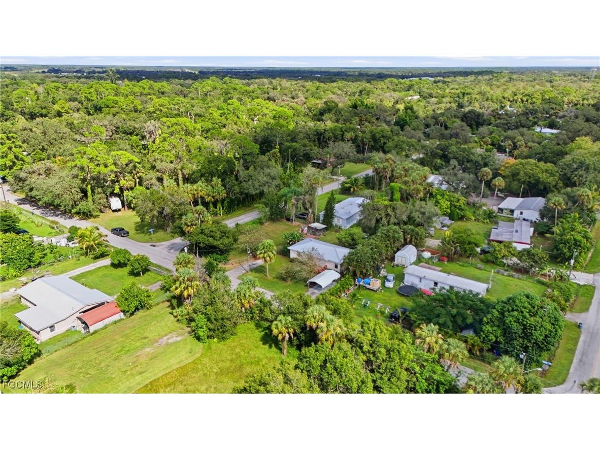 868 Avalon Avenue Labelle FL 33935 2025017479 image35