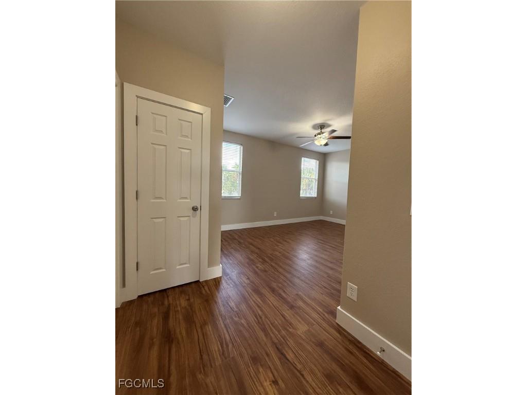 8689 Spring Mountain Way Fort Myers FL 33908 2025015915 image14