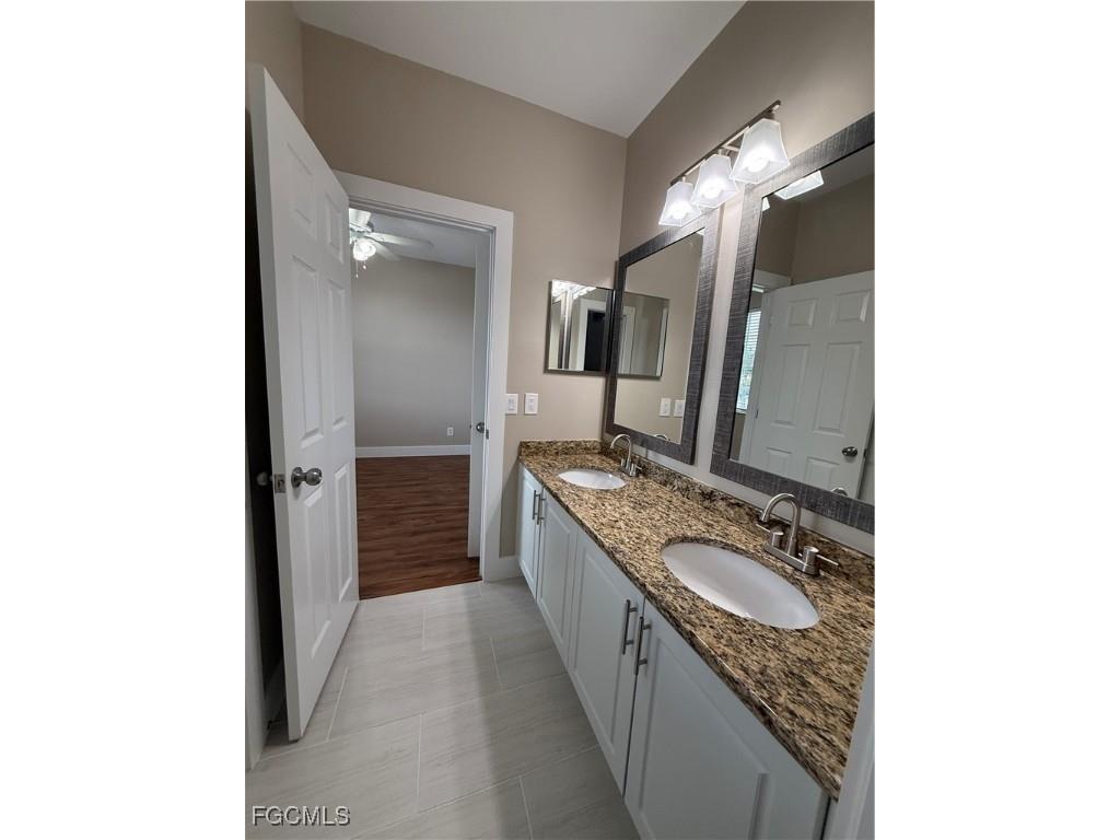 8689 Spring Mountain Way Fort Myers FL 33908 2025015915 image17