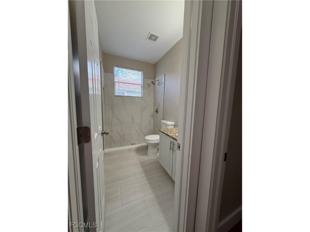 8689 Spring Mountain Way Fort Myers FL 33908 2025015915 image20